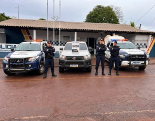 Roubo de dois carros e sequestro de tr�s pessoas termina com pris�o da PM em MT
