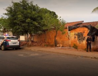 Homens s�o alvejados por bandidos que invadem casa a tiros na madrugada em Mato Grosso