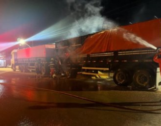 Fogo em caminh�o com milho assusta moradores no interior de Mato Grosso