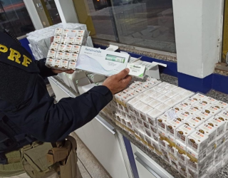 Quase 2 mil rem�dios ilegais, de emagrecedor a botox, s�o apreendidos pela PRF na BR-267