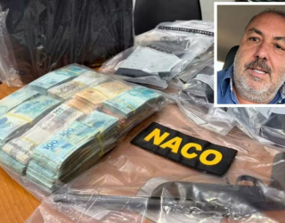 Pol�cia apreende mais de R$ 300 mil em caixa de B�blia na casa de ex-prefeito