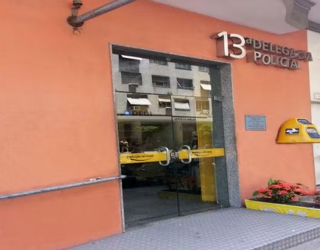 Homem � preso por assediar aluna de escola em Copacabana ap�s ignorar proibi��o de acesso
