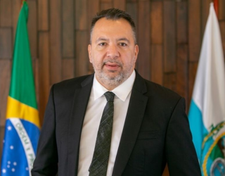 Ex-prefeito � preso por suspeita de comandar esquema de lavagem de R$ 7,6 bilh�es